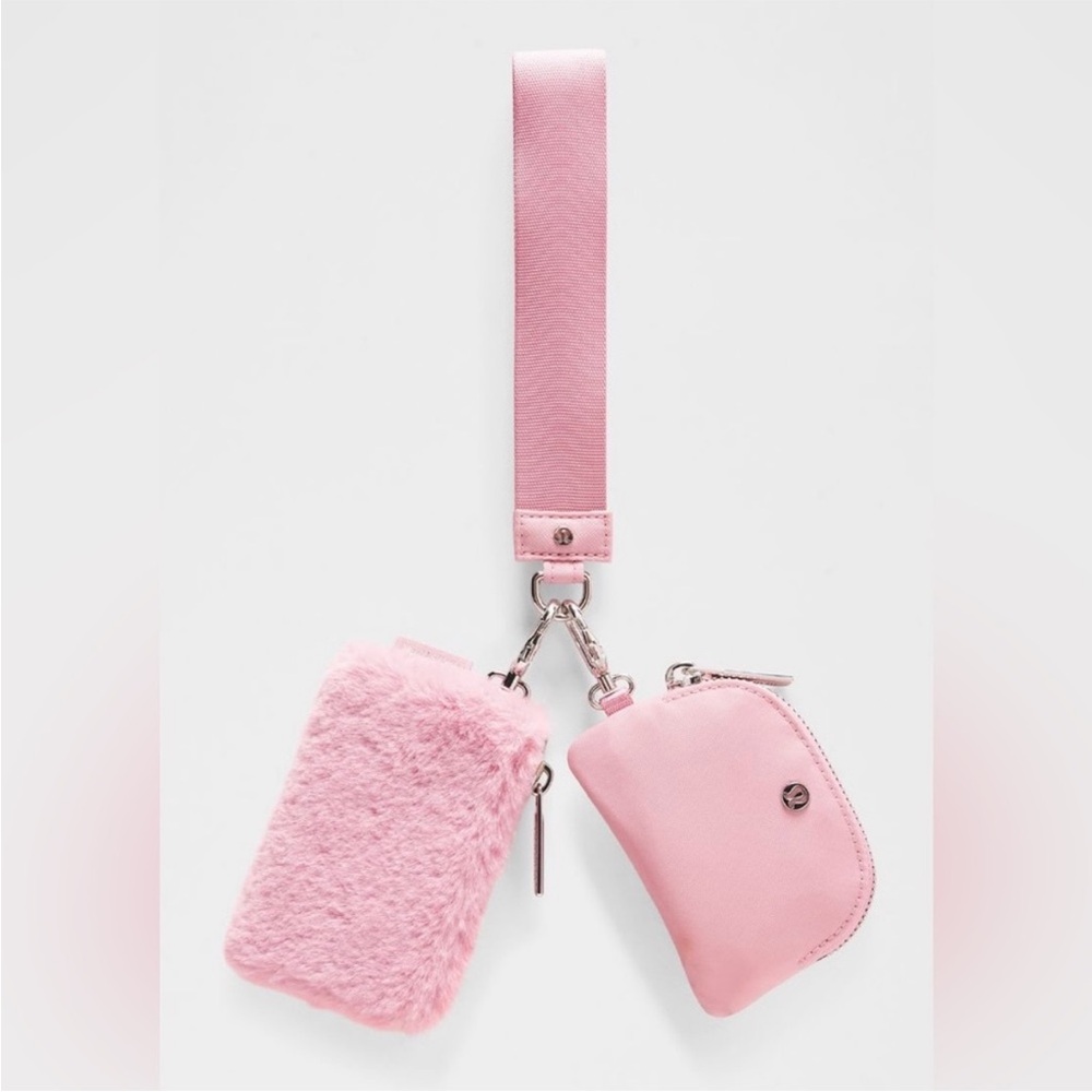 Lululemon Dual Pouch Wristlet Plush Fleece Pink Tide, good 😊